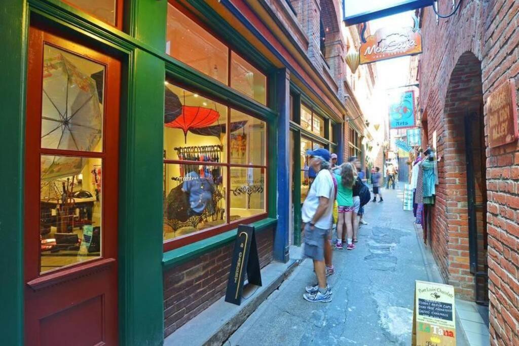 Clean 3Rd Floor Executive 1 Bedroom Apt In Old Town China Town Victoria Exterior foto