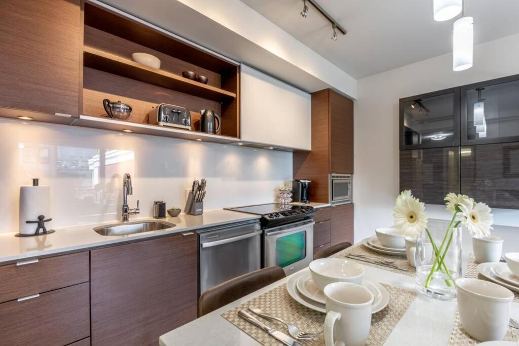 Clean 3Rd Floor Executive 1 Bedroom Apt In Old Town China Town Victoria Exterior foto